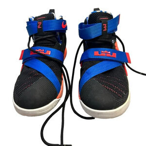 Nike LeBron Soldier IX GS‎ Boys Sneakers Size 6Y Multicolor Basketball Shoes
